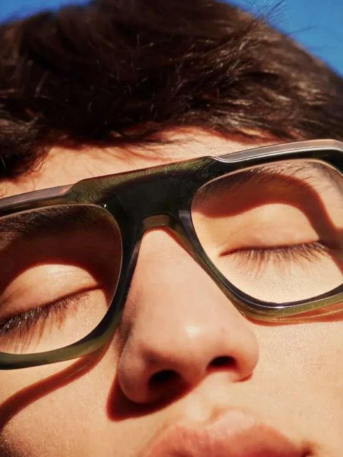 Spring is on the way: refresh your look this season - Òptica Santa Maria